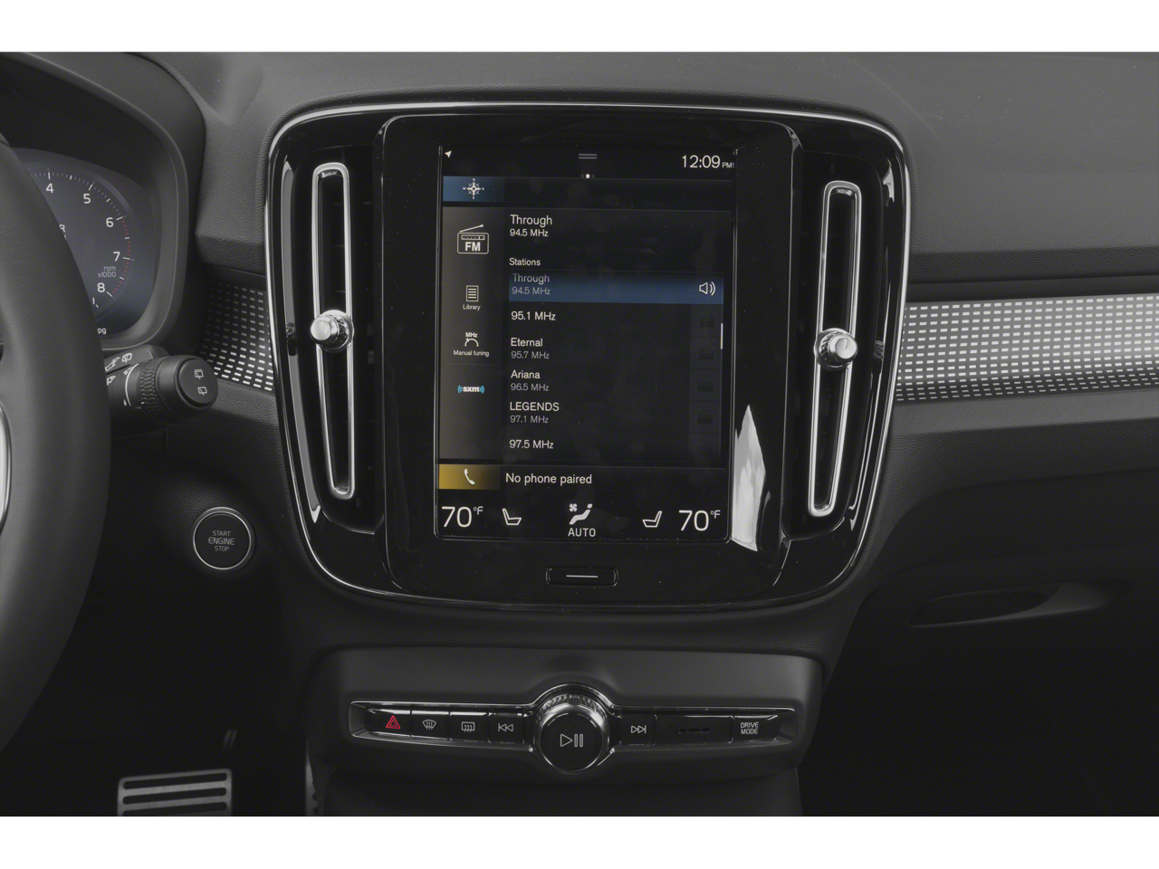 2022 Volvo XC40 R-Design