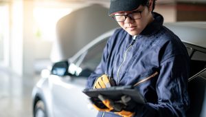 Auto Mechanic doing diagnosis | Chesterton, IN