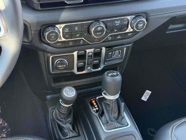 2027 Jeep Wrangler WRANGLER 4-DOOR SAHARA