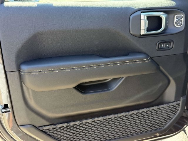 2027 Jeep Wrangler WRANGLER 4-DOOR SAHARA