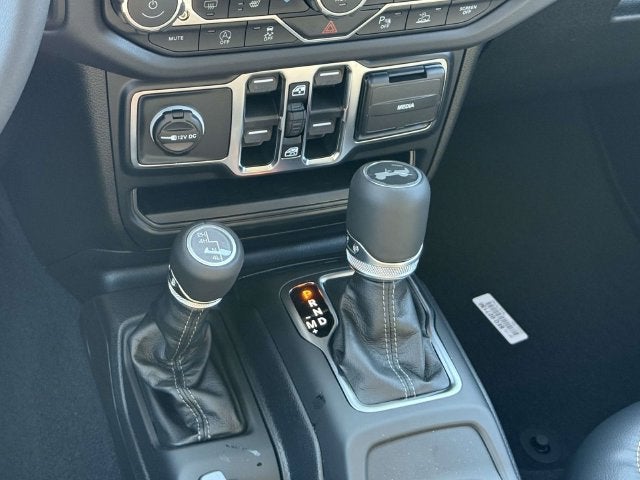 2027 Jeep Wrangler WRANGLER 4-DOOR SAHARA