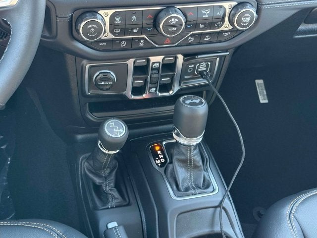 2027 Jeep Wrangler WRANGLER 4-DOOR SAHARA