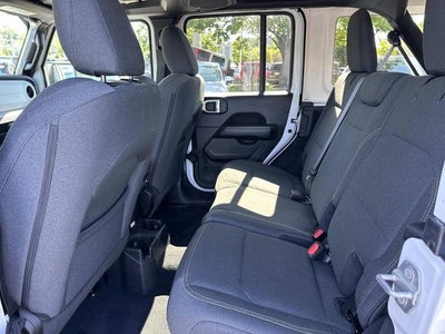 2025 Jeep Wrangler 4-Door Sahara 4x4