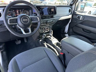 2025 Jeep Wrangler 4-Door Sahara 4x4
