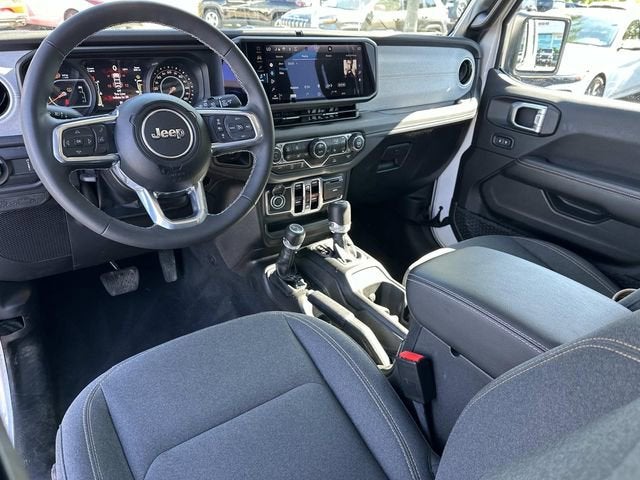 2025 Jeep Wrangler 4-Door Sahara 4x4