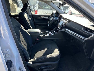 2023 Jeep Grand Cherokee Laredo 4x4