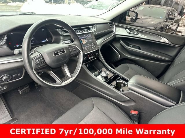 2022 Jeep Grand Cherokee Laredo 4x4