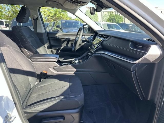 2023 Jeep Grand Cherokee Laredo 4x4