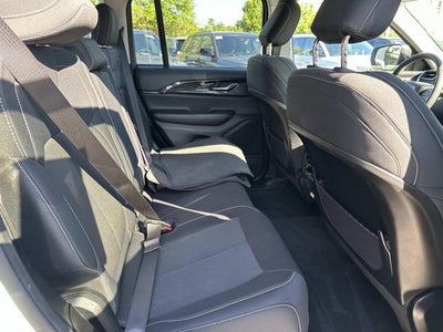 2023 Jeep Grand Cherokee Laredo 4x4