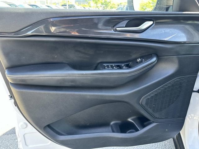 2023 Jeep Grand Cherokee Laredo 4x4