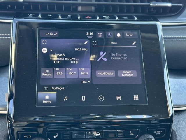 2023 Jeep Grand Cherokee Laredo 4x4