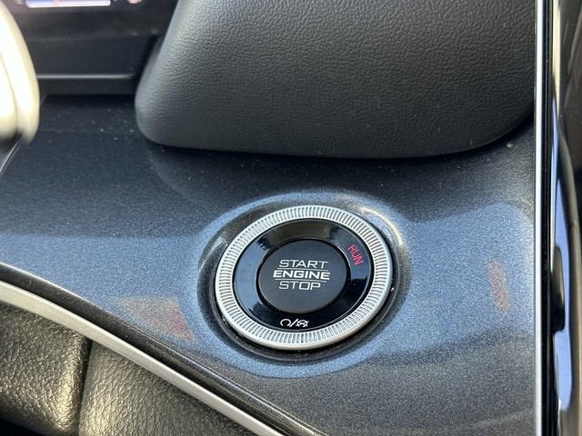 2023 Jeep Grand Cherokee Laredo 4x4