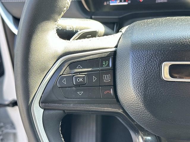 2023 Jeep Grand Cherokee Laredo 4x4