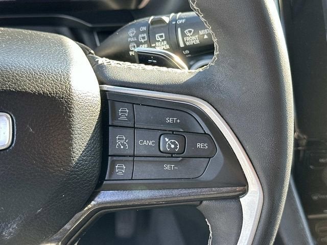 2023 Jeep Grand Cherokee Laredo 4x4