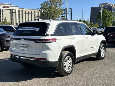 2023 Jeep Grand Cherokee Laredo 4x4
