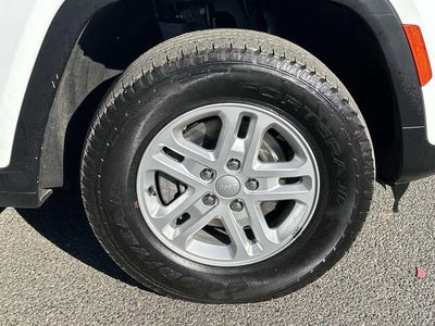 2023 Jeep Grand Cherokee Laredo 4x4