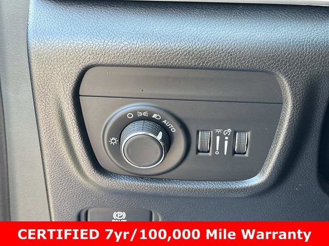 2023 Jeep Grand Cherokee Laredo 4x4