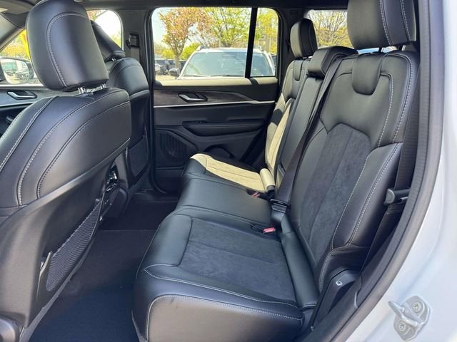 2026 Jeep Grand Cherokee GRAND CHEROKEE LAREDO ALTITUDE 4X4