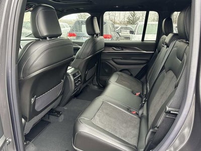 2026 Jeep Grand Cherokee GRAND CHEROKEE LAREDO ALTITUDE 4X4