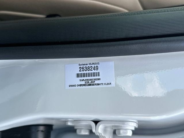 2025 Jeep Grand Cherokee GRAND CHEROKEE LIMITED 4X4