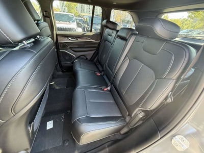 2027 Jeep Grand Cherokee GRAND CHEROKEE LIMITED RESERVE 4X4