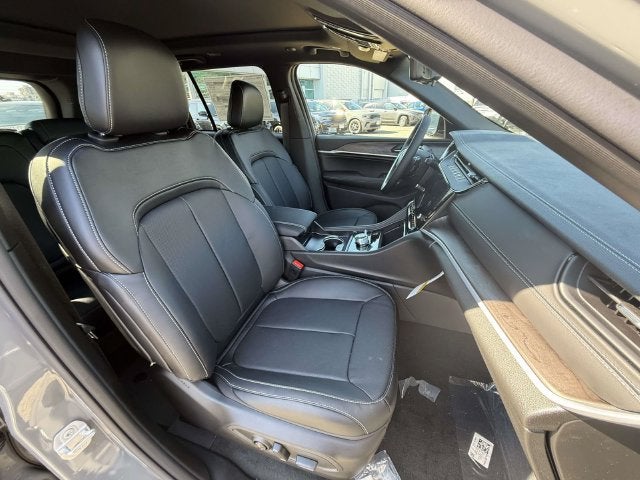 2027 Jeep Grand Cherokee GRAND CHEROKEE LIMITED RESERVE 4X4