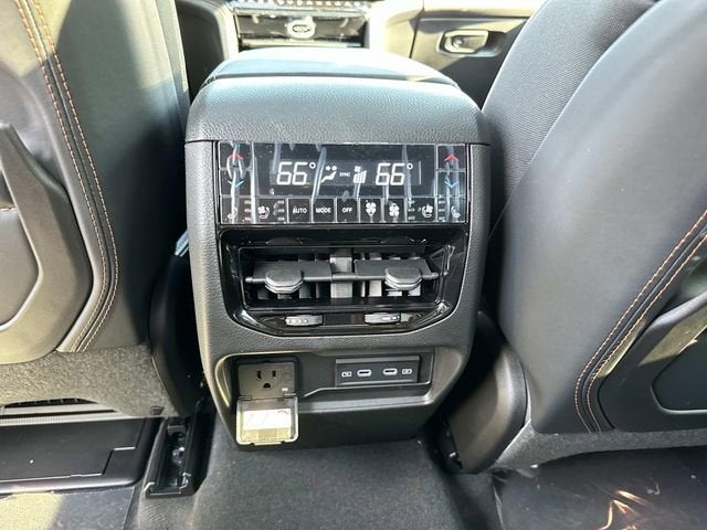 2026 Jeep Grand Cherokee GRAND CHEROKEE SUMMIT 4X4