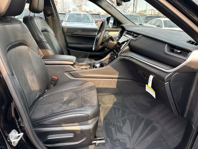 2024 Jeep Grand Cherokee L Altitude X 4x4