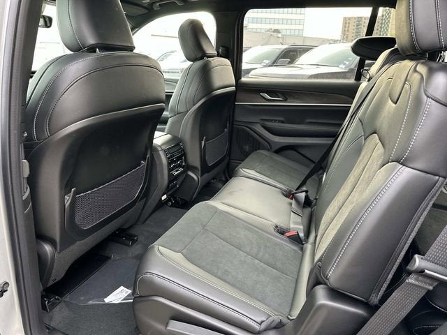 2026 Jeep Grand Cherokee L GRAND CHEROKEE L LAREDO ALTITUDE 4X4