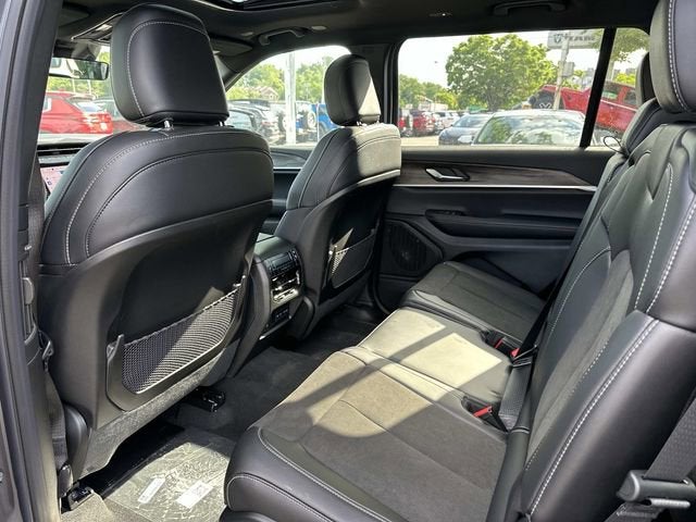 2026 Jeep Grand Cherokee L GRAND CHEROKEE L LAREDO ALTITUDE 4X4