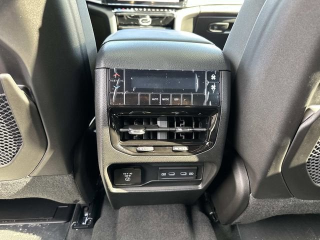 2026 Jeep Grand Cherokee L GRAND CHEROKEE L LAREDO ALTITUDE 4X4