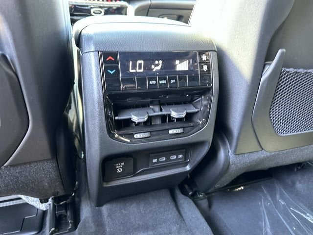 2026 Jeep Grand Cherokee L GRAND CHEROKEE L LAREDO ALTITUDE 4X4