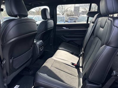 2026 Jeep Grand Cherokee L GRAND CHEROKEE L LAREDO ALTITUDE 4X4