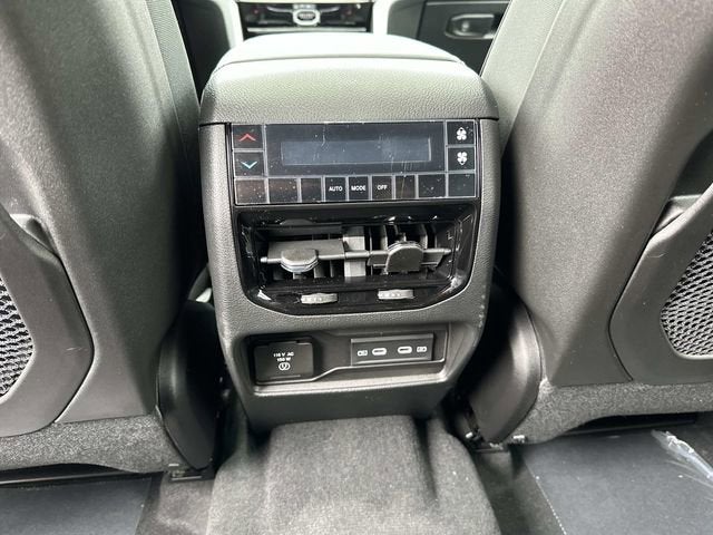 2026 Jeep Grand Cherokee L GRAND CHEROKEE L LAREDO ALTITUDE 4X4