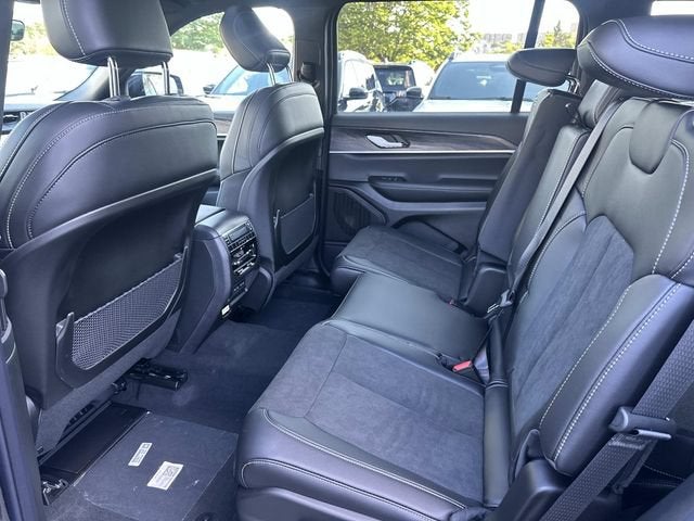 2026 Jeep Grand Cherokee L GRAND CHEROKEE L LAREDO ALTITUDE 4X4