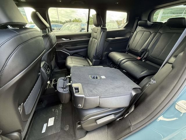2027 Jeep Grand Cherokee L Limited Reserve