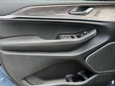 2027 Jeep Grand Cherokee L Limited Reserve