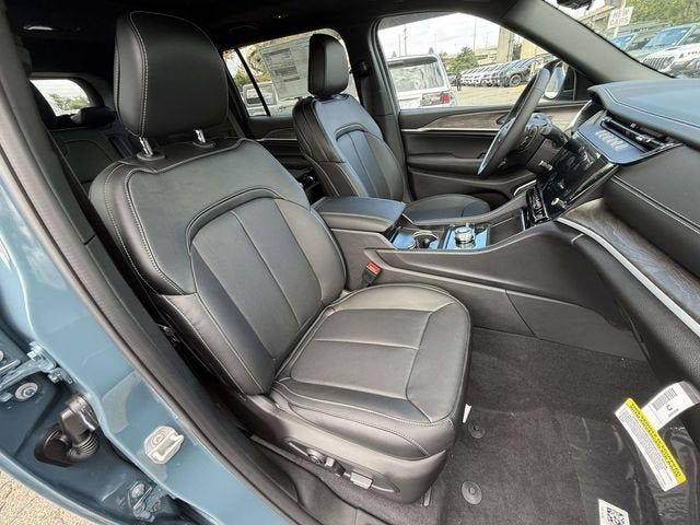 2027 Jeep Grand Cherokee L Limited Reserve