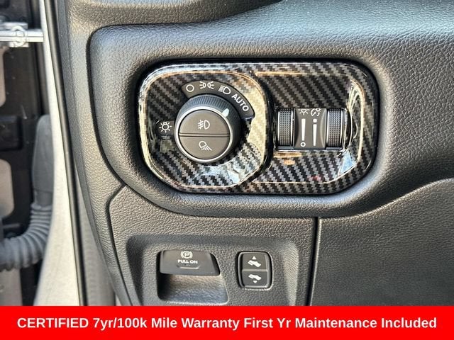 2022 RAM 1500 Laramie Crew Cab 4x2 5'7' Box