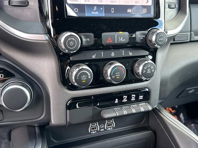 2025 RAM 1500 RAM 1500 BIG HORN CREW CAB 4X4 5'7' BOX