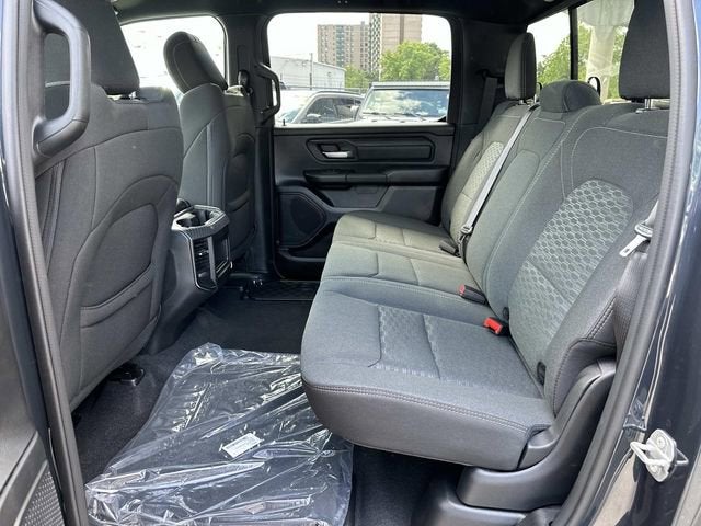 2026 RAM 1500 RAM 1500 EXPRESS CREW CAB 4X4 5'7' BOX