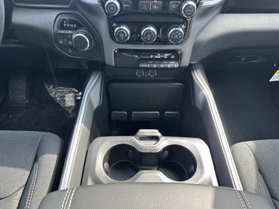2026 RAM 1500 RAM 1500 EXPRESS CREW CAB 4X4 5'7' BOX