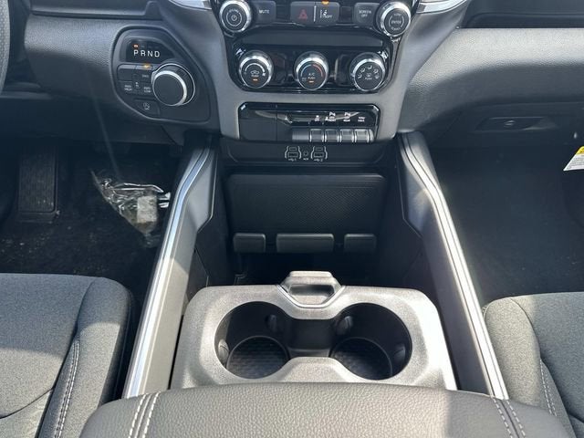 2026 RAM 1500 RAM 1500 EXPRESS CREW CAB 4X4 5'7' BOX