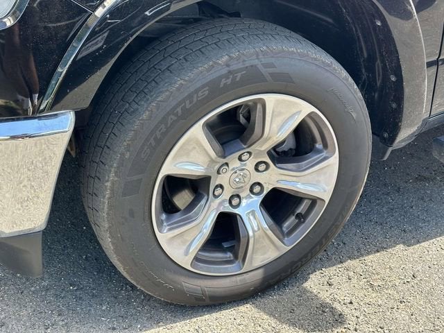 2020 RAM 1500 Laramie Crew Cab 4x4 5'7' Box