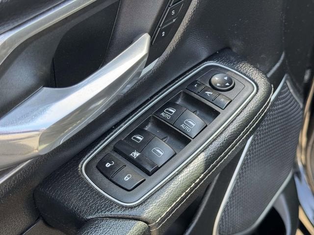 2022 RAM 1500 Laramie Crew Cab 4x4 5'7' Box