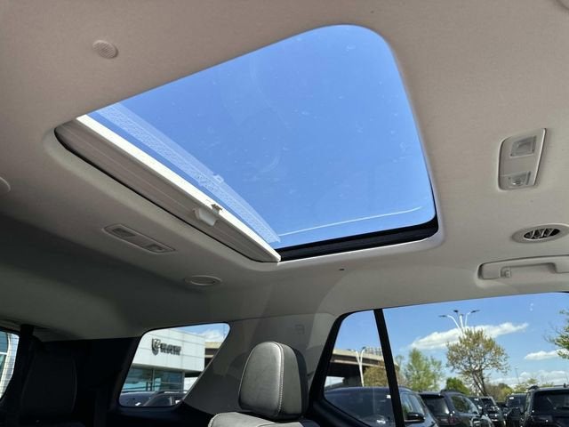 2021 Chevrolet Traverse AWD LT Leather