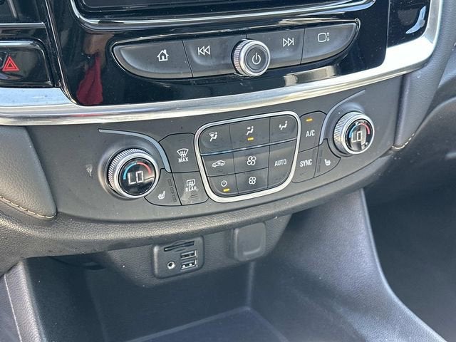 2021 Chevrolet Traverse AWD LT Leather