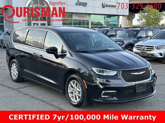 2023 Chrysler Pacifica Touring L's photo