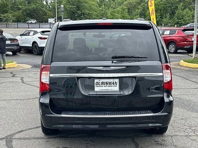 2016 Chrysler Town & Country Touring
