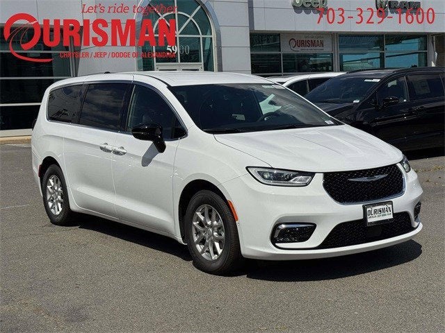 2026 Chrysler Pacifica Select's photo